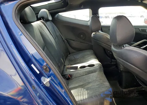 2016 Hyundai Veloster Turbo z USA, uszkodzony, nr VIN KMHTC6AE9GU265113